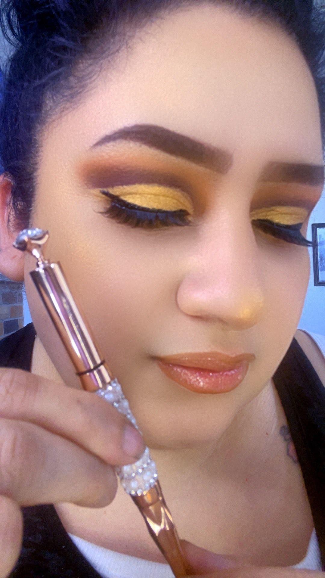 Luxe Line Precision Eyeliner -  Flawless Definition